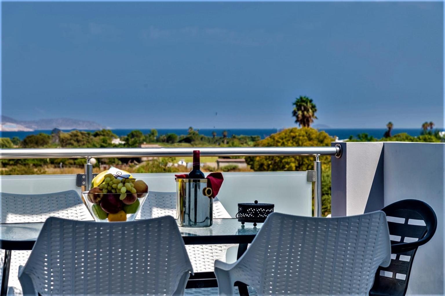 Xenos Villa 2 With A Private Pool,Near The Sea Tigaki Eksteriør bilde